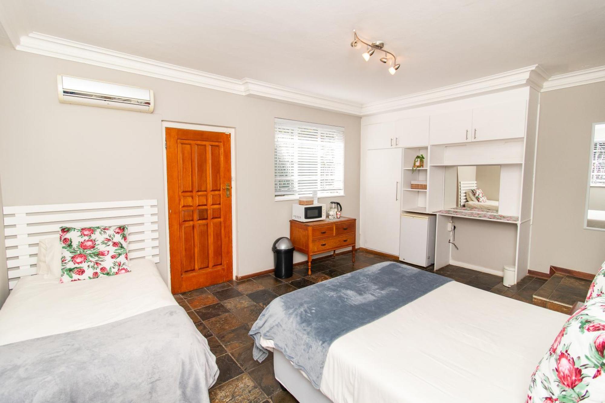 Glenmore Guesthouse บลูมฟอนเทน ภายนอก รูปภาพ