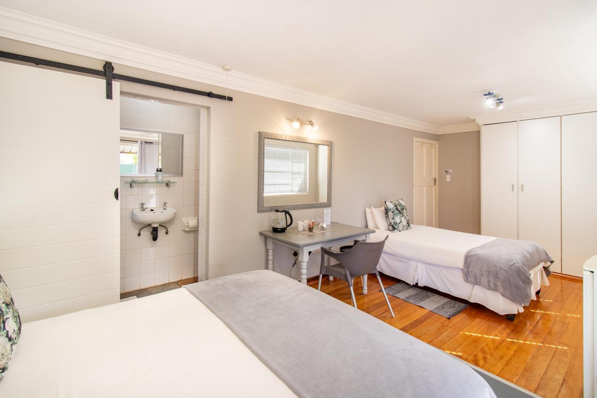 Glenmore Guesthouse บลูมฟอนเทน ภายนอก รูปภาพ